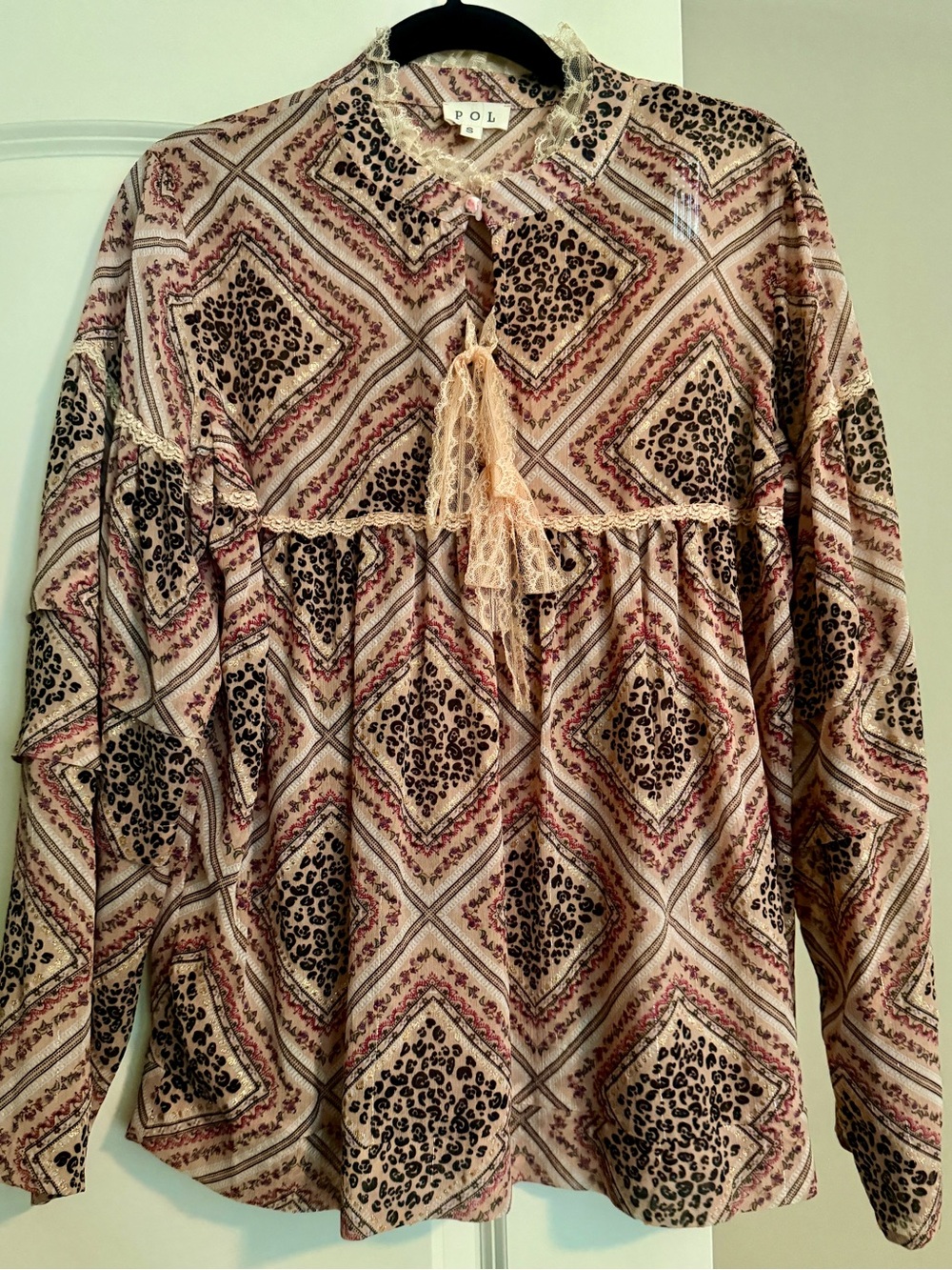 Nwot’s POL Boho Chic Patterned Top. Sm.